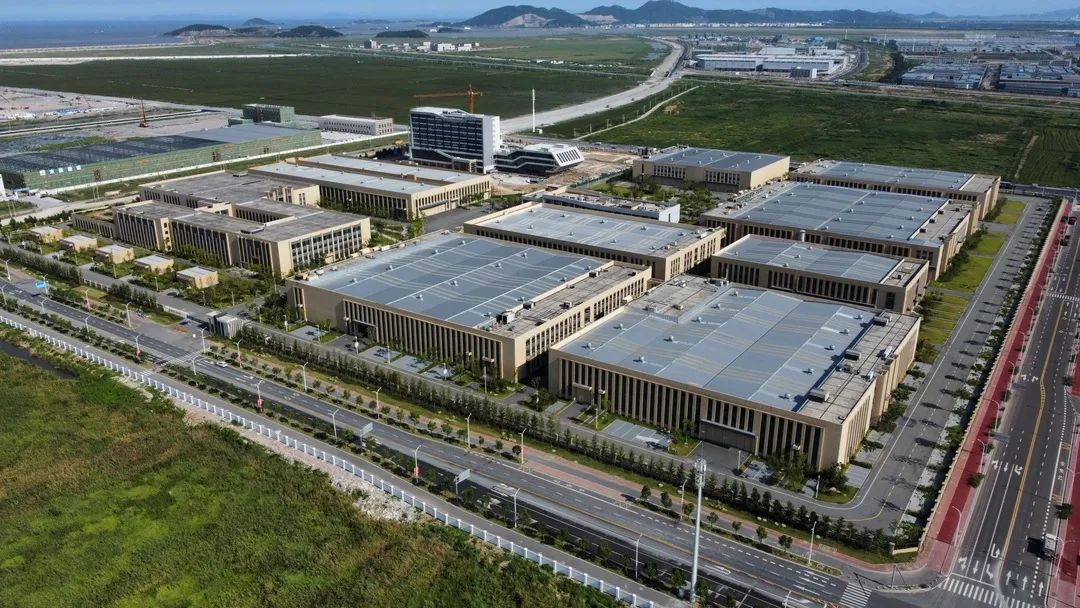 浙江省委书记易炼红调研十一院彩虹无人机台州生产基地